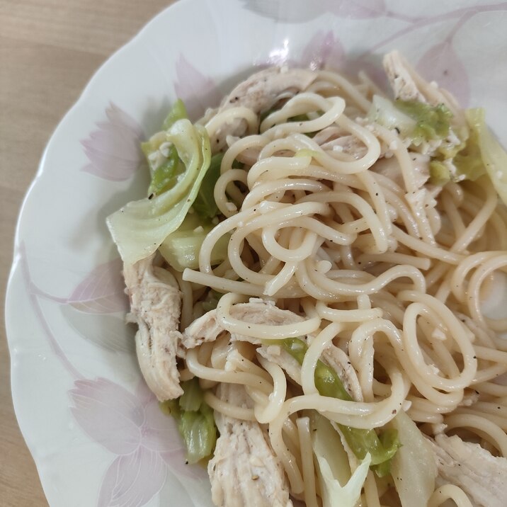 簡単★鶏むね肉とキャベツのパスタ